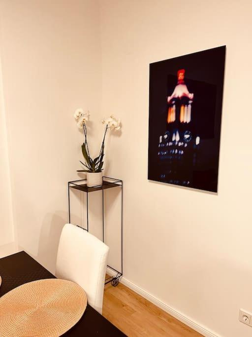 Raum2Go - No1 Modernes Ruhiges 2-Schlafzimmer Apartment City & Park Wiesbaden Ngoại thất bức ảnh