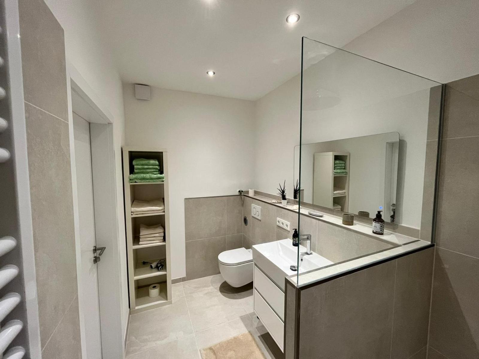 Raum2Go - No1 Modernes Ruhiges 2-Schlafzimmer Apartment City & Park Wiesbaden Ngoại thất bức ảnh